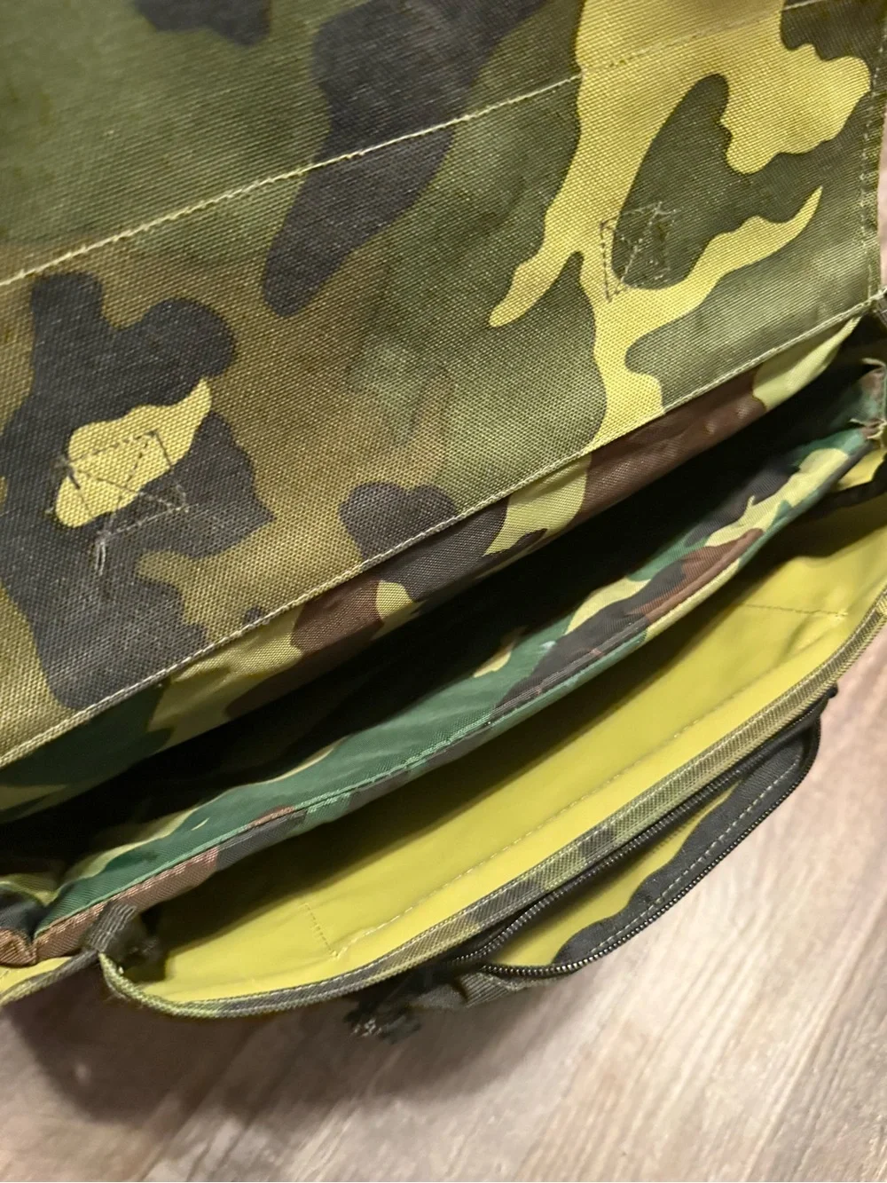 Dickies Camouflage Messenger Bag - Green & Brown